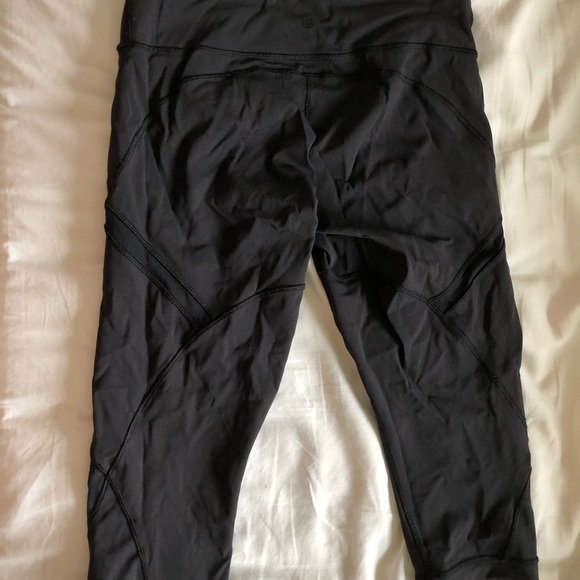 Lululemon Mesh Cropped Legging - Picture 3 of 4